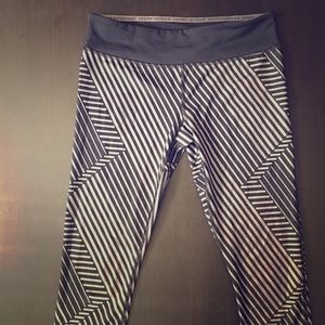 Under Armour crop leggings